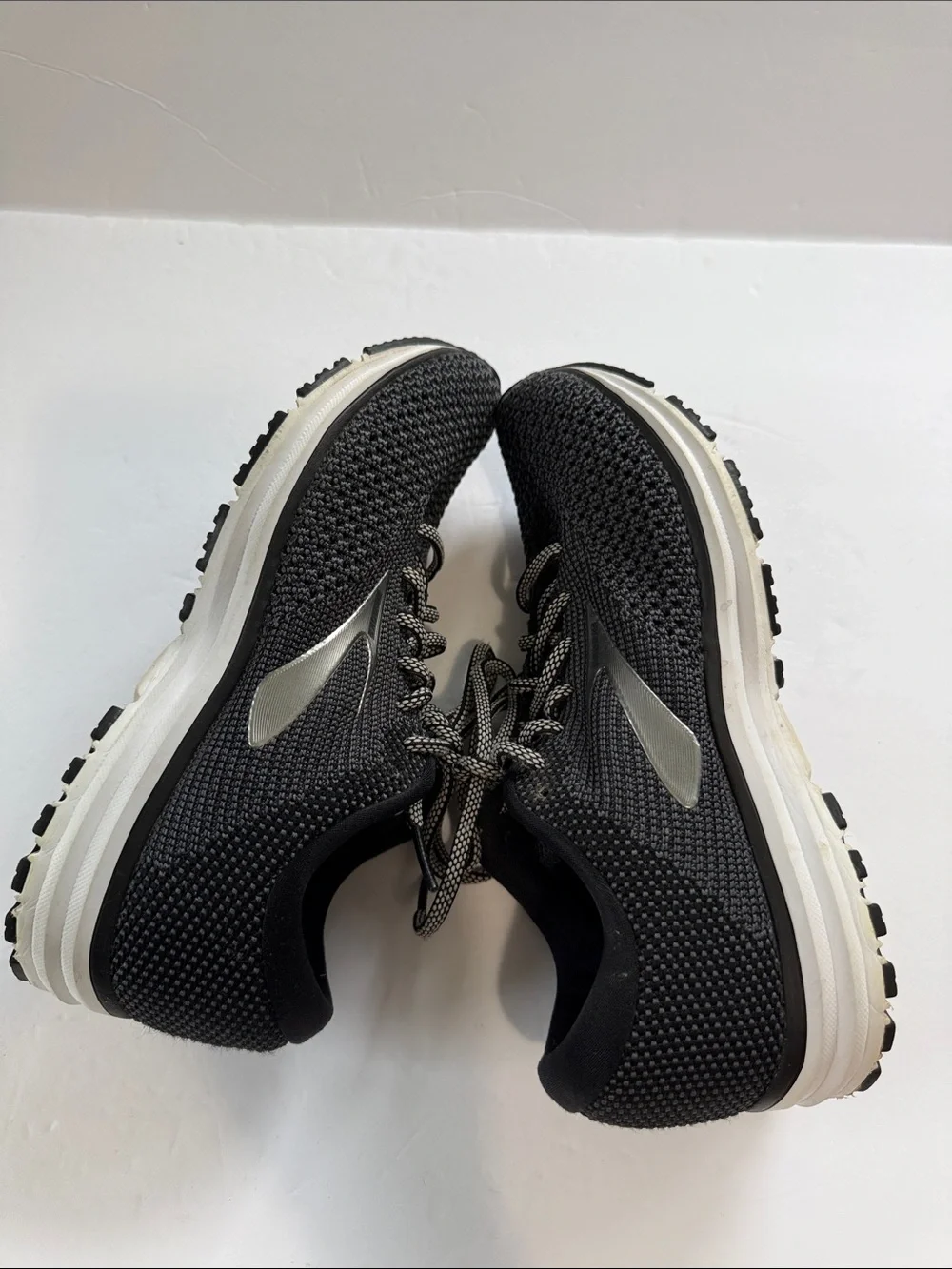 Brooks women’s Black and Gray Athletic Running Shoes